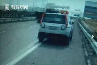 江苏交警吃瓜群众视频,现场直击交警与民众的温馨互动