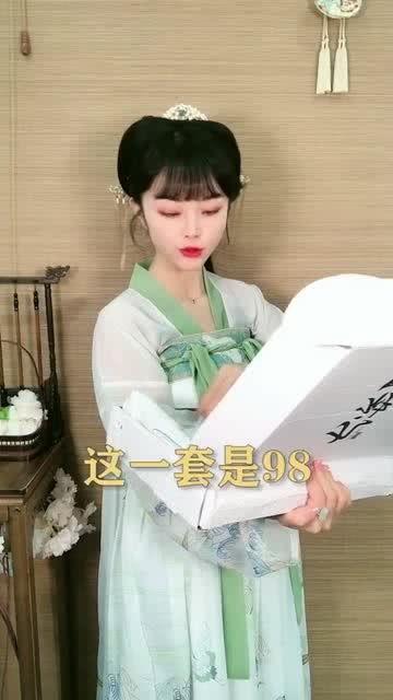 汉服男掌柜吃瓜视频,揭秘古代服饰文化中的趣味瞬间